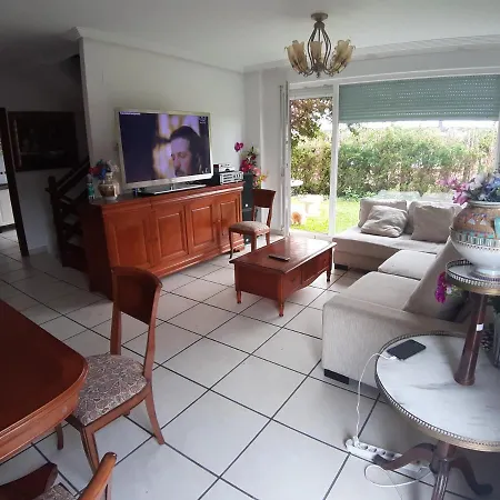 Chalet En Islares Con Playa Cercana